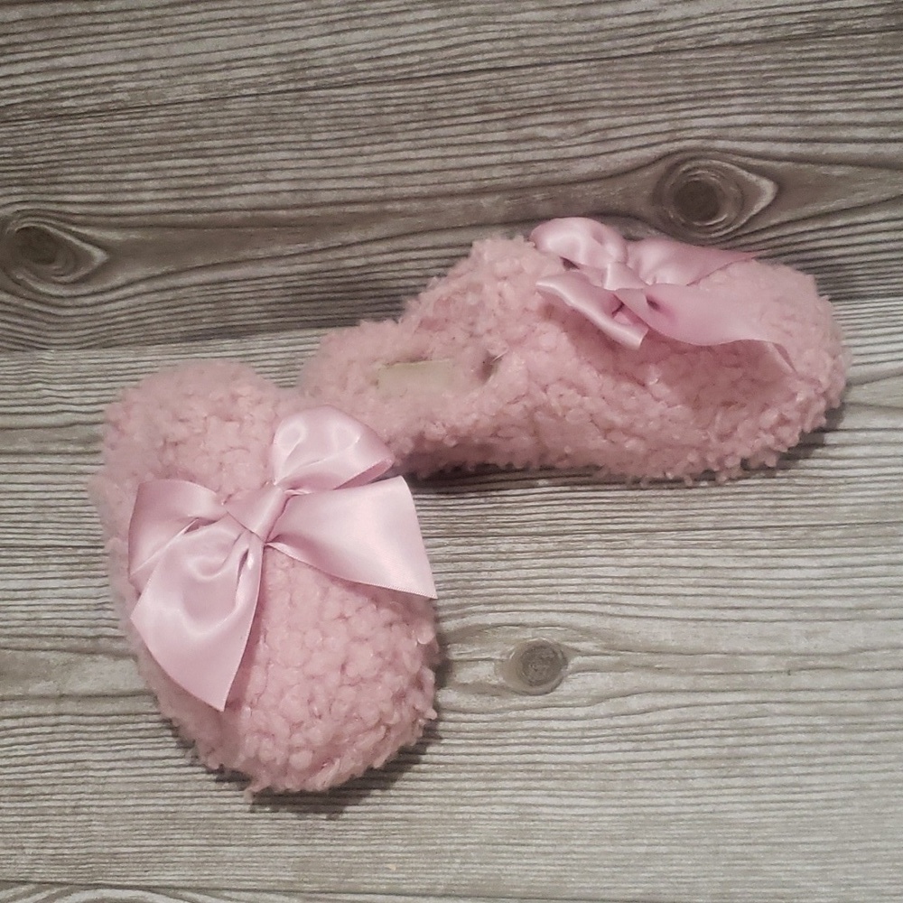 Ugg faux fur pink bow cozy youth slippers size 1